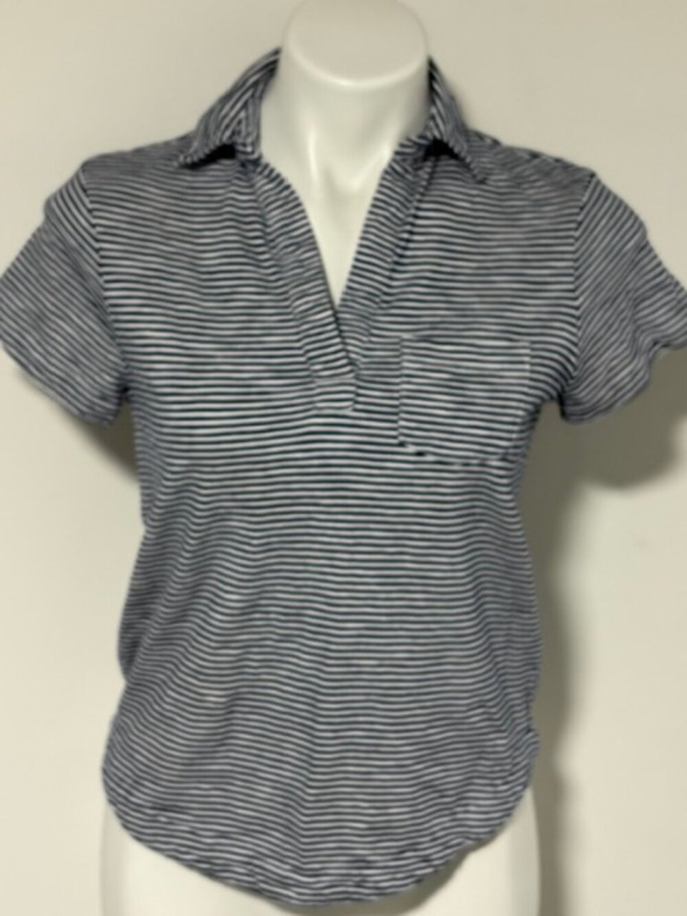 WOMEN'S VINEYARD VINES NAVY AND WHITE STRIPED POLO XXS